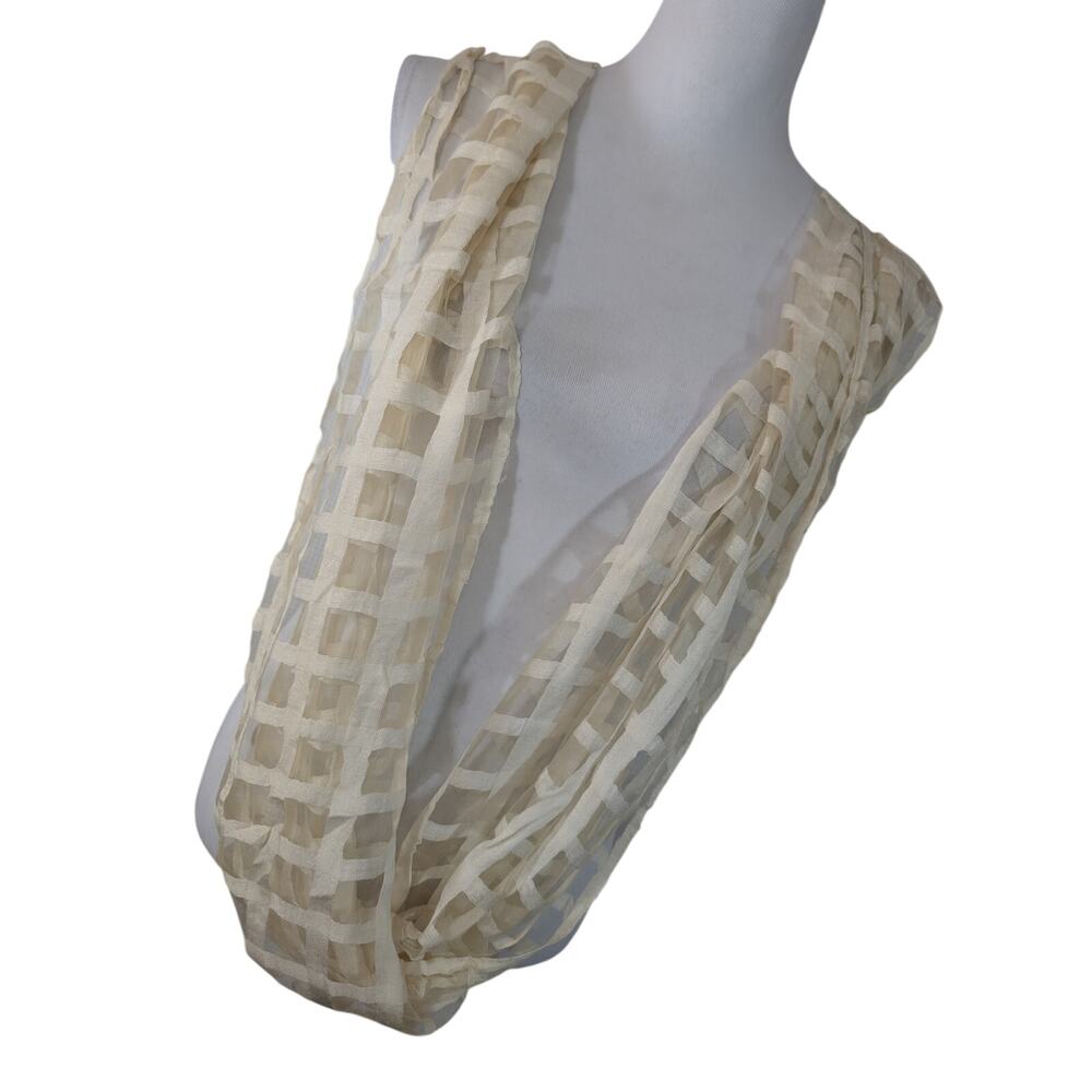 NWOT! AMANDA BLU! RICH CREAM PLAID AND SHEER CIRCULAR, AIRY SCARF, WRAP! OS